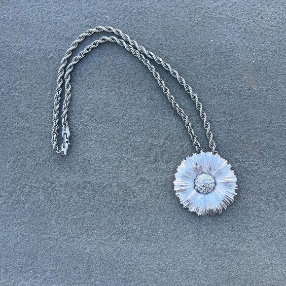 Monet Floral Mid Century Necklace Funky Avant Garde Sunflower pendant - Picture 2 of 9